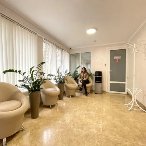 Зона очікування у Меділаб Плюс – комфорт та зручність для пацієнтів