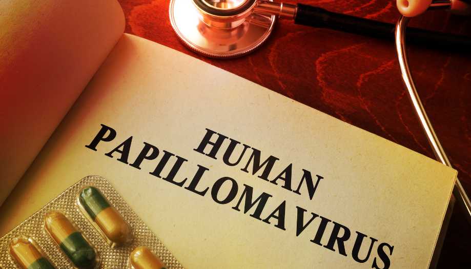 консультація лікаря з приводу вірусу папіломи людини