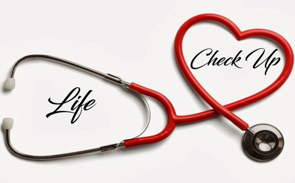 врач обсуждает результаты обследования с пациентом