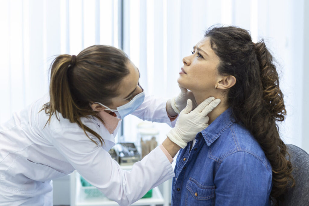 Laboratory blood test for thyroid cancer