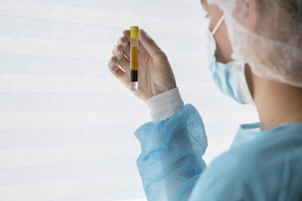 analysis for hormone-dependent cancer on a tissue sample after a biopsy